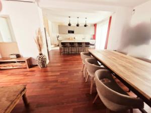 Maisons de vacances belle Maison familiale, jardin : photos des chambres