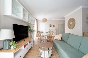 Apartament Oliwny 34 - balkon z widokiem na góry