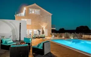 Amazing Home In Praznica With Sauna - Pražnice