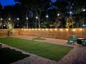 New Home in Lockhart with a Groovy Lounge - Gonzales