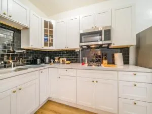 Your Cozystudiohighfallstvkitchenrochestdt - Webster