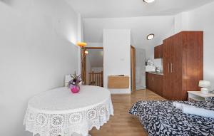 Stunning Apartment In Vodice