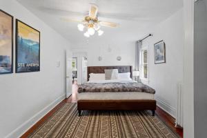 5BR 3BA Family Retreat 2 Blocks from Beach