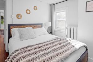 5BR 3BA Family Retreat 2 Blocks from Beach