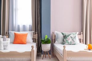 Himara City 24 - Central & Beach Access