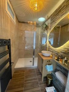 Appart Lumineux avec Jardin et Jacuzzi - Chambre Parentale - Full AC - Proche - CDG - Stade de France - Parc des Expositions
