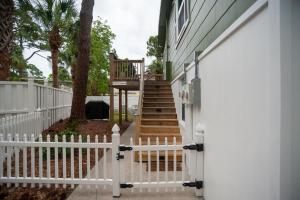 Newly Renovated Duplex, Upper Unit, 4th row from the beach