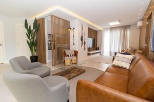 Varandas do Atlântico 502b - Cobertura com vista fantástica em condomínio de luxo à beira mar na praia de Bombas - (Consultar serviços de roupas de cama e banho)