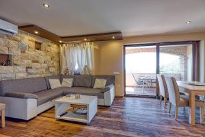 Apartment M- Panoramic View 