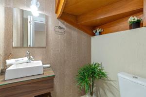 Casa em condomínio até 10p - @stayhousetemporada