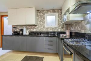 Casa em condomínio até 10p - @stayhousetemporada