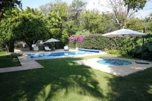 El Zapote House With orchard and pool in Malinalco - مالينالكو