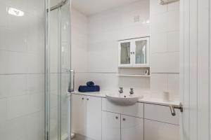 16 Captains Walk - Close to Village and Beach