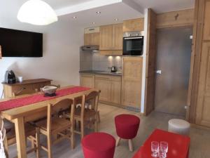 Résidence Trois Marches Bat C - Joli appartement rénové avec une belle vue, proche du télésiège du morel et de larrêt de bus MAE-1778