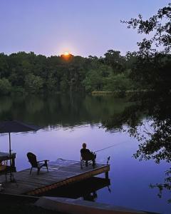 Charming Romantic Lakefront Cottage or Guest Room Depending on Availability Near Golf