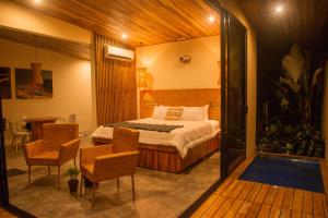 Scenic Volcano Villas with Hot Tub