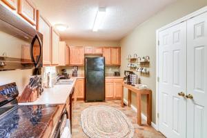 Campton Cottage with Hot Tub, Near Hiking and Climbing