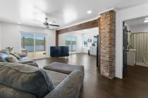 RiverSuite2 - A the view that soothes a soul. - Russell