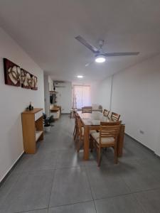 Departamento -Roma- Barrio General Paz - A una cuadra de 24 de septiembre y enfrente del Polideportivo By Apartcba