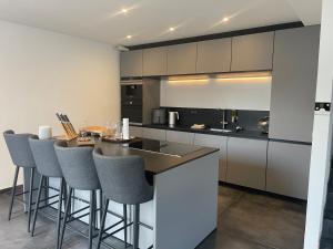 Maisons de vacances Full House, Jacuzzi, Netflix, 8 pers, free Parking 10- Colmar : photos des chambres