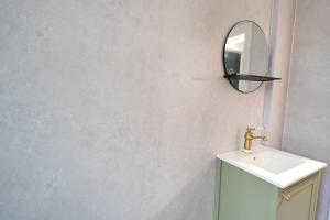 Stylish Fringe Flat Near Leith Walk Fast Wi-Fi & Self Check-In