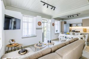 Amorama Suites - Authentic Village Stay in Glossa