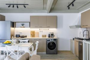 Amorama Suites - Authentic Village Stay in Glossa