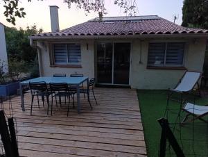 Maison de campagne - 3hvězdičkové hotely ve městě Lançon-Provence