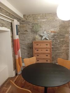 Stay in Annascaul Village at Aidos