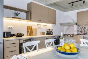 Amorama Suites - Authentic Village Stay in Glossa