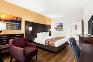 King Room - Disability Access - Non-Smoking room in Best Western Lake Okeechobee