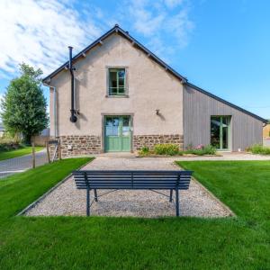 Grange moderne près de Rennes avec jolie vue !