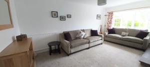 Willow Cottage 3 bed, cosy stopover, dogs welcome