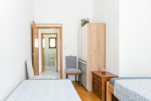 Apartments with parking space Podstrana, Split - 17586