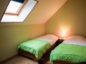 Maisons de vacances Gite de charme renove avec cheminee, terrasse et proche randonnees - Capacite 13 pers. - FR-1-410-179 : photos des chambres