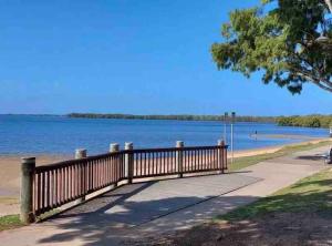 Bayside Living - Walk to Water - Central location