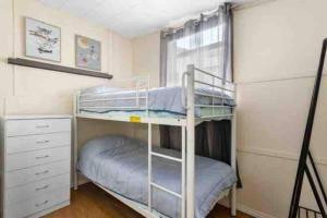 Bayside Living - Walk to Water - Central location