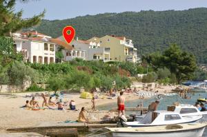 Apartments by the sea Grebastica, Sibenik - 23496