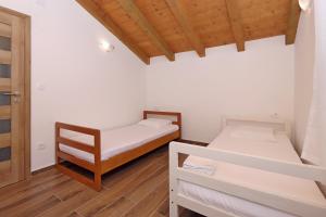 Apartments for families with children Risika, Krk - 23388