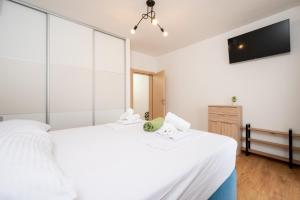 Apartments by the sea Okrug Gornji, Ciovo - 23497