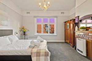 Sunny apartment on the fringe of the CBD