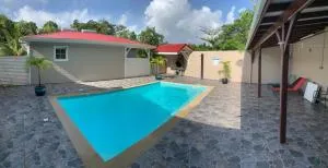 PISCINE PRIVÉE Villa - Le Saint-Esprit