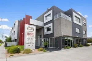 雅阁桥酒店 - 莫韦尔