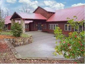 Laras Chateau at the Radio House, sleeps 30 - Mauk