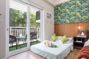 AMANI 107B, 3 Minutes to Airport, with Gym & Pool ,FAST WIFI, Free Netflix