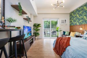 AMANI 107B, 3 Minutes to Airport, with Gym & Pool ,FAST WIFI, Free Netflix