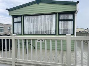 Pet Friendly - Caravan Park Skegness 4 Bed