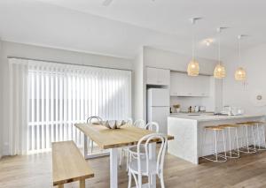 Nest 6 Battunga Ave Port Elliot - No Linen Included