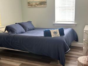 318 E Youngs Ave Unit 8 Salty Shore Retreat Idyllic Studio by the Sea