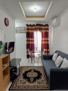 One Bedroom Condo with Balcony & Pool - Carosa Staycation